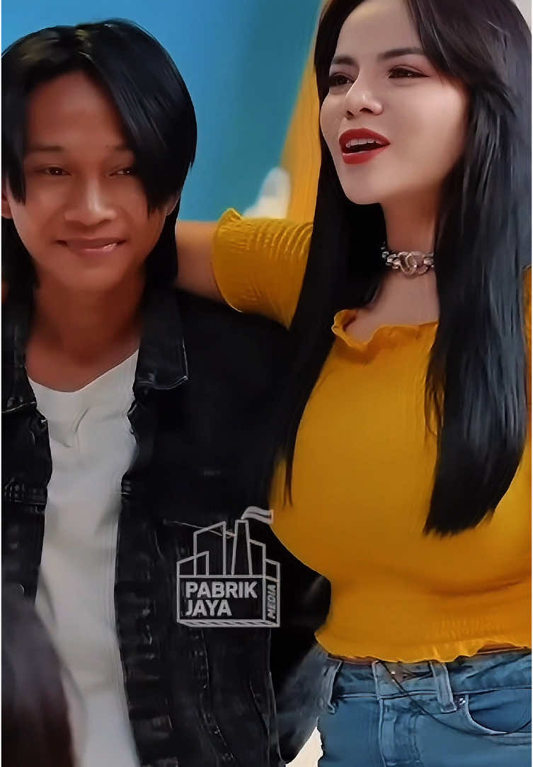 Fajar Pilih Dinar Candy apa Livy Renata ??? 😁😅 Full Video di YT = Pabrik Jaya Media #dinarcandy #livyrenata #fajarsadboy #cokipardede #podcastclips #clipesvideo #talkshow #fyp 