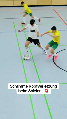 War die Reaktion von mir falsch? 😳⚽️ #fussball #fußballliebe #traum #fyp #hallenturnier #jugendfussball #hallenfussball #qualle👑 #schiedsrichter #fußball #verletzung #fussballtiktok #bjugend #fussballtraining #kreisligamomente #kreisligalegende 