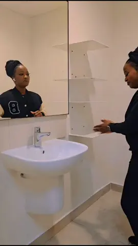 Dancing with the girl in e mirror 😄😄