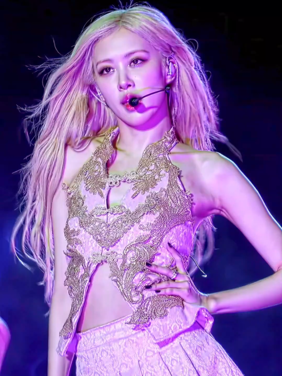 #blackpink #rosé #4k #quality #velocity #edit  She's so majestic in this fancam 🤭🫠