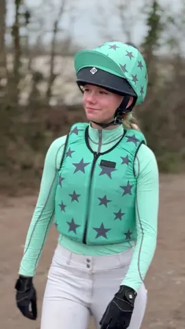 Let’s go Arena Eventing! Sansa was awesome this weekend at @chardequestrian  Wearing our new @Racesafe Equestrian custom colours! ⭐️ #getreadywithme #outfitinspo #makeover #GlowUp #pony #equestrian #fyp #trendin #mint #blowup #phoebeandthewildcardponies #arenaeventing #eventing 