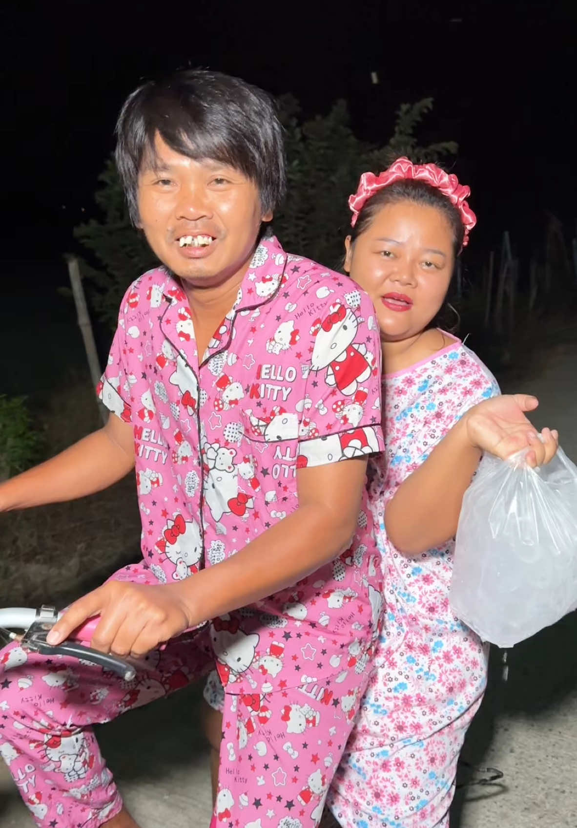 ลาบปลาหมึกตอนดึกดื่น #ดำกับบิ๋ม 