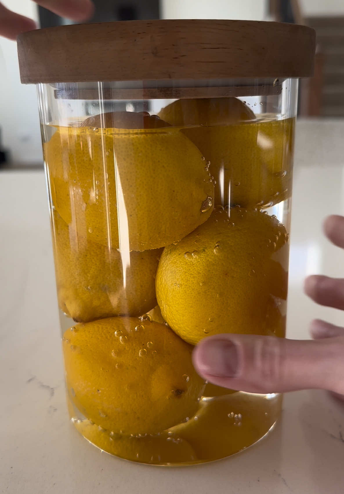 You definitely didn't know thatyou could do this! #LifeHack #kitchen #KitchenHacks #momtok #tips 