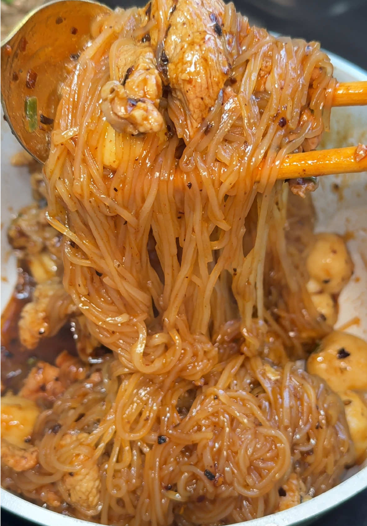 ถ้าทำกินเองแล้วอร่อยขนาดนี้นะ อยากจะเปิดร้านขายก๋วยเตี๋ยวแห้งเลยอ่ะ #รีวิวของกินอร่อยๆ  #น้ำซอสเมษา #น้ำซอสก๋วยเตี๋ยวแห้ง #ก๋วยเตี๋ยวแห้งเมษา #รีวิวของกินอร่อยๆ 