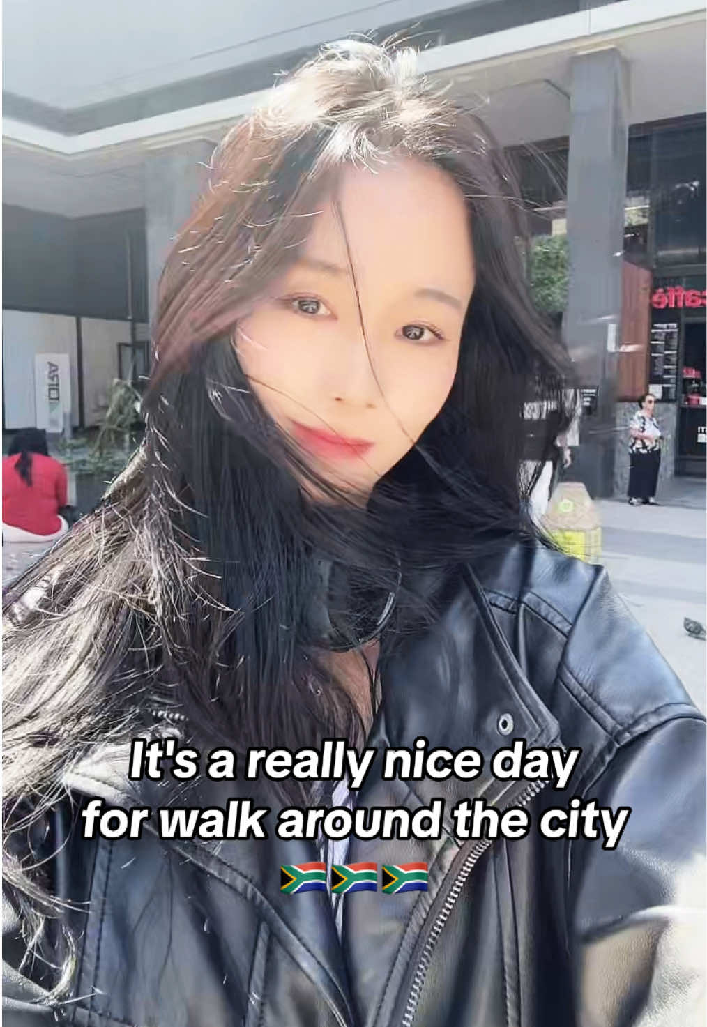 it was really nice day for walk around the city lol love the weather in Cape Town . #southafrica #capetown #southaficantiktok🇿🇦 #koreantiktok #koreanmodel #asianmodel #korea #model #soyun #soyunqueen #modelincapetown #🇿🇦 #🇰🇷 #goviral #follow #fashion 