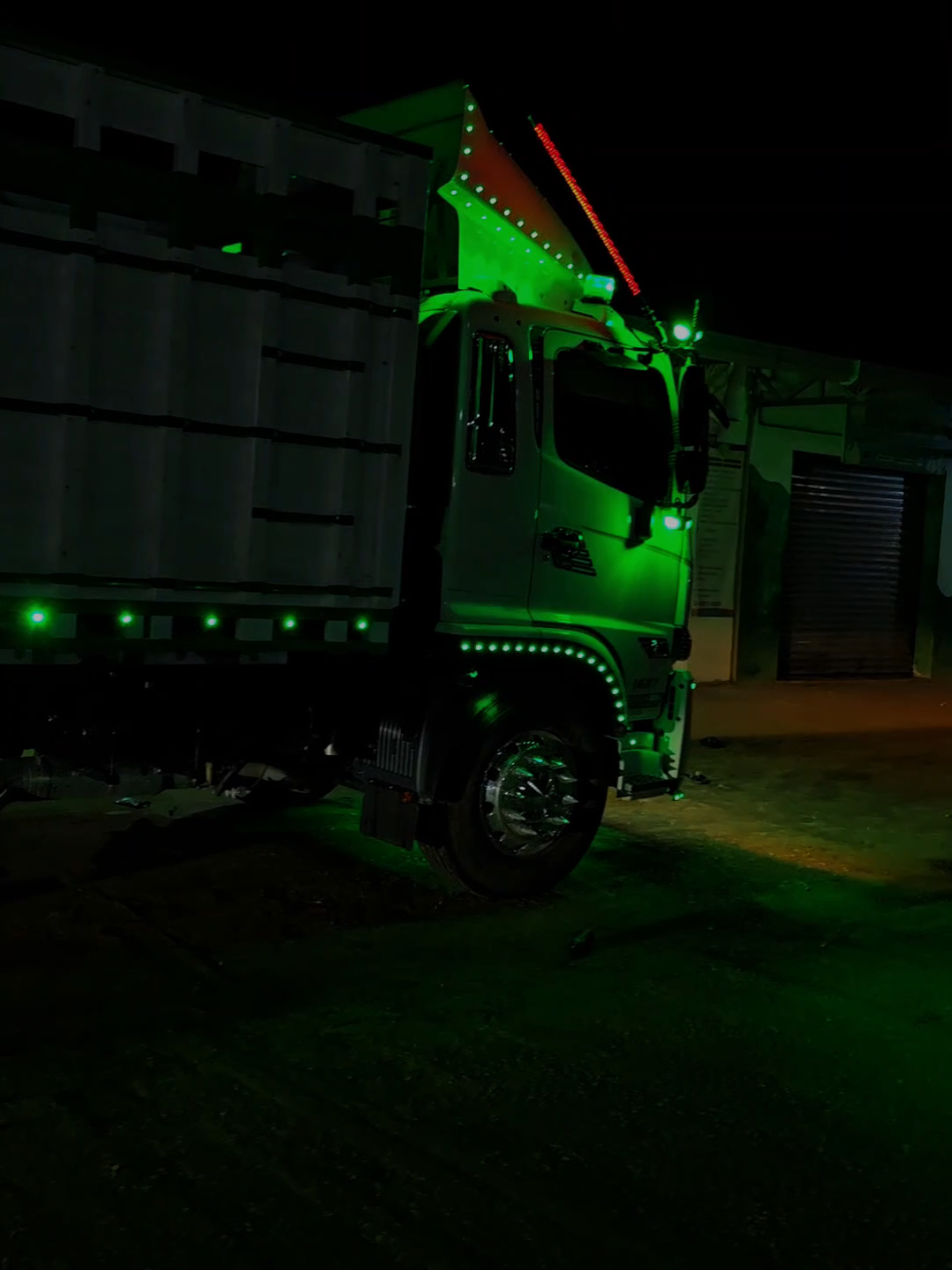 PEDAZO DE NAVE.😎🤌 #pesadosdeguatemala🇬🇹😎✌ #viral #parati #camiones   #puravida #camionesconestilo  #petenerosde❤🇬🇹👈  #Hino500  #HalconNocturno 