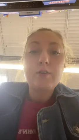 WHO LIKES THESE???? They taste like already chewed bubble gum 🤮 #lol #funny #viral #fyp #fypage #fypシ #foryoupage #foryourpage #trent #viralvideo #peanut #circus #marshmallow #gross #nasty #hilarious #tiktok #viraltiktok #tuesday 