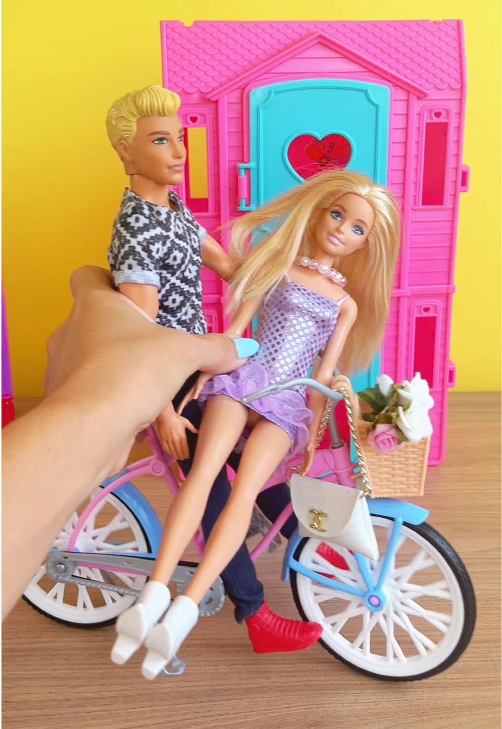 Barbie se atrasou mais uma vez 👱🏻‍♀️😂 #barbie #ken #humor #asmr 
