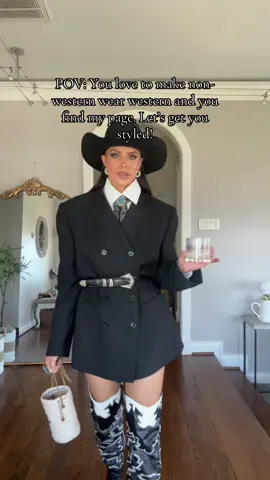 Just a personal stylist who lives in Houston, Texas! #rodeohouston #rodeooutfits #westernfashion #westernchic #westernstyle #OOTD #cowboyboot #rodeo #whattowear #whatiwore #houstonrodeo 