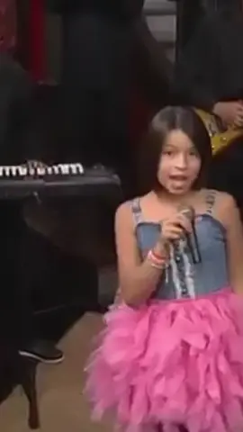 #AngelaAguilar desde pequeña siempre ha sido buena cantante 😅 #parati #fyp #quesuerte #christiannodal #angelaaguilaroficial #angelaaguilarfans