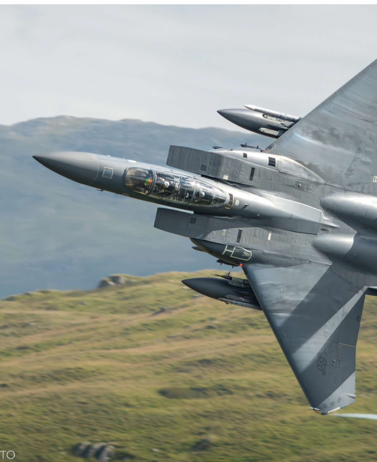 F-15 exiting the loop #avgeekassemble #f15 #f15eagle #f15estrikeeagle #strikeeagle #machloop #lfa7 #lowlevel #lowfly #raflakenheath #48thfighterwing #fyp #aviationlovers 