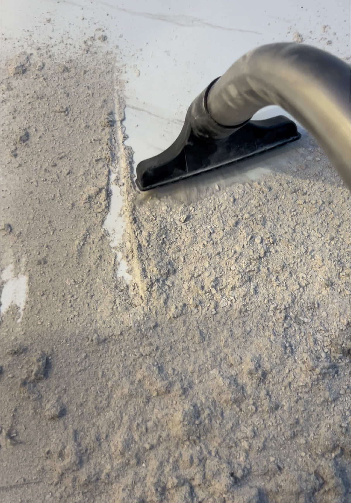 Dusty clean up #oddlysatisfying #asmr #henryhoover #vacuumtherapy 