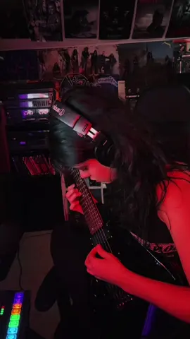 a repost.. @metallica #thedaythatnevercomes #metallica #guitarcover 