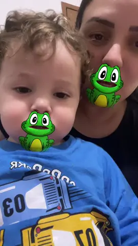 Davi amou a brincadeira ‘Sapo não lava o pé’! 🐸😂 Simmm, muita diversão por aqui! Kkk# E adicionar hashtags populares para bebês, como: #bebêfofos  #BebêFofo #momentoengraçado #VidaDeMãe #BebêFeliz #CrescendoComAmor #PrimeirasExperiências #MamãeDePrimeiraViagem #BabyLife #MeuPequeno #DiversãoGarantida #MúsicaInfantil