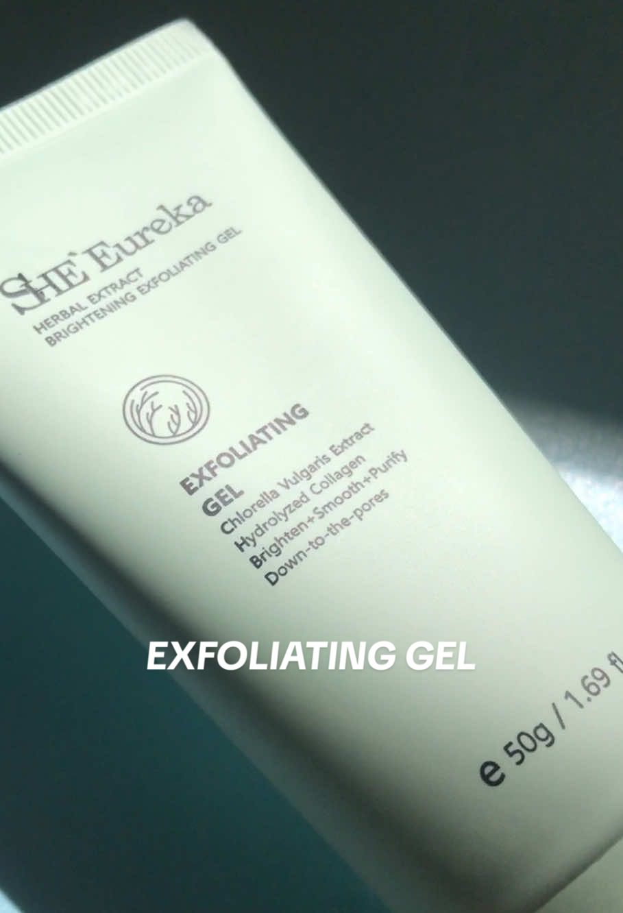exfoliating is a must girlies ✨  #lightenskin #sheeureka #exfoliatinggel #affordable 