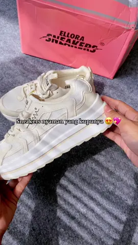 kenapa baru nemu sekarang sneakers ini 😍 #sneakers #sepatu #sepatuwanita #sepatuolahraga #sepatuolahragawanita 