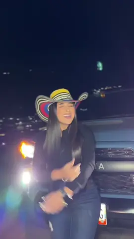 Cuánto vale para que me traten como una reina ? yo pago eso  #fyp #foryo #viral_video #paraty #danielamonsalve #colombia #venezuela #vallenato #vallenatosyestados #vallenatos #vallenatosdeoro #vallenatosromanticos #sentimientos #amantes 