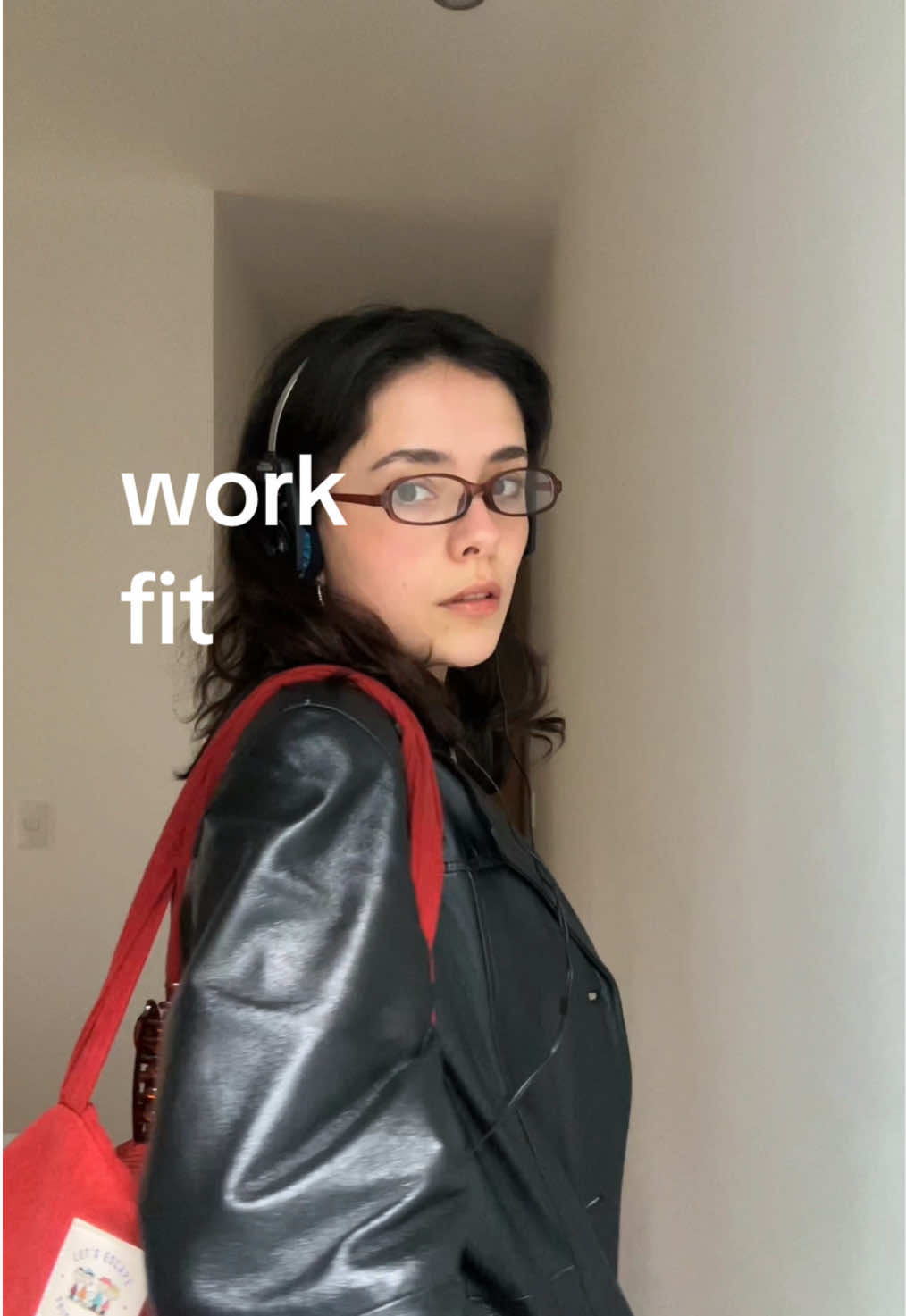 fit que represente como me siento  #fit #workfit #y2k #glasses #90s #work #trabajo #outfitdeldia #outfit #fitidea #workfitinspo #fitinspo #outfitinspo #yummy #styling #estilo #estilismo #mexicocity #ciudaddemexico #cool #coolgirl #fitcheck #OOTD #mexicocity 