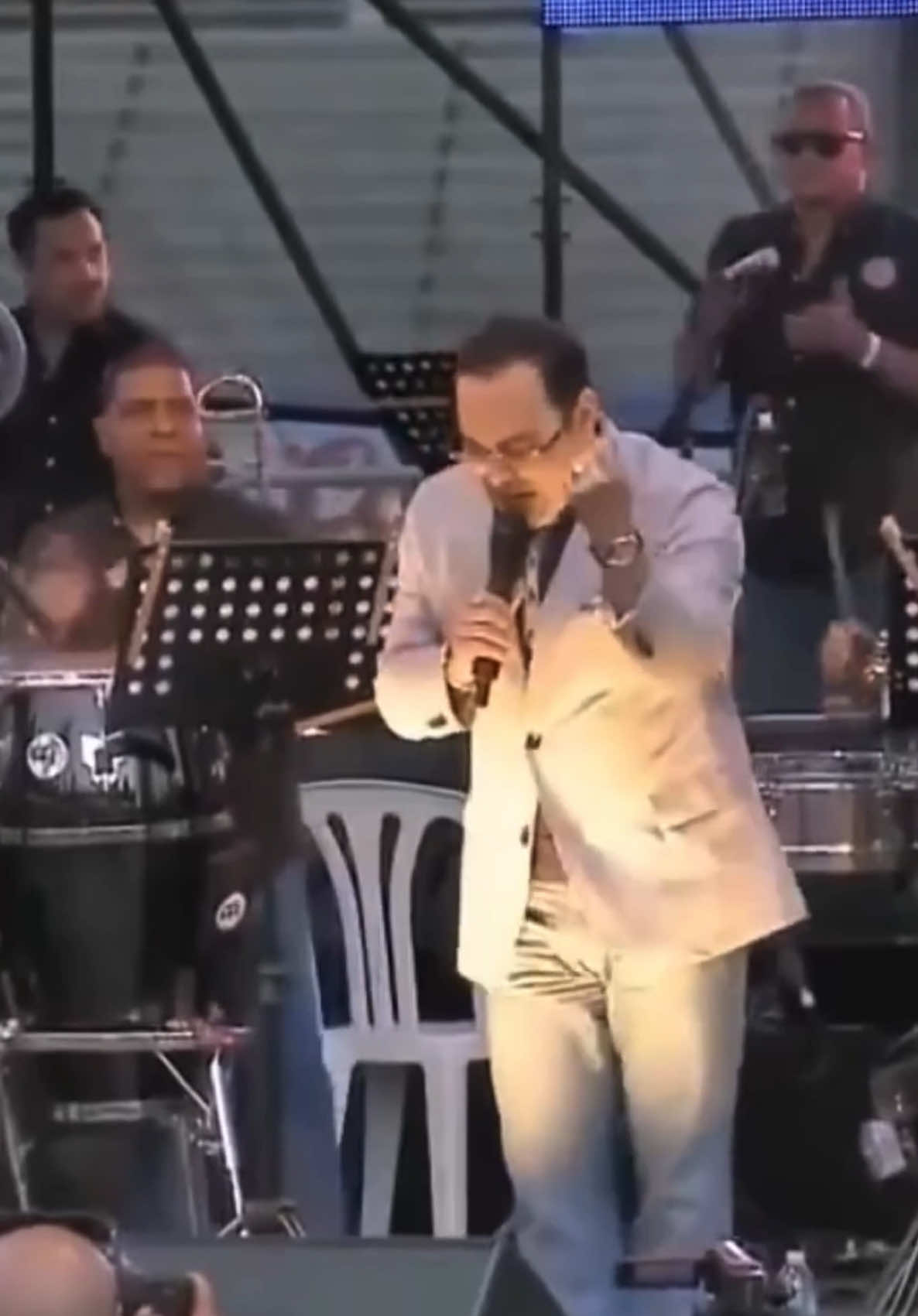 #GilbertoSantaRosa “Cuando se canta bonito” #lavideotecamusical #salsadura #salseros #salserosdeverdad #salsa #puertorico #salsadance #boricua 