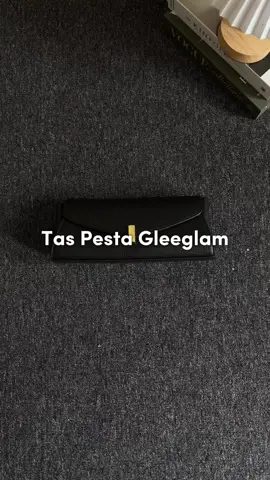 #taspesta #taspestawanita #gleeglam #tasblack #taswarnahitam #shoulderbag #tasselempang #slingbag #tasuntukacaraformal 