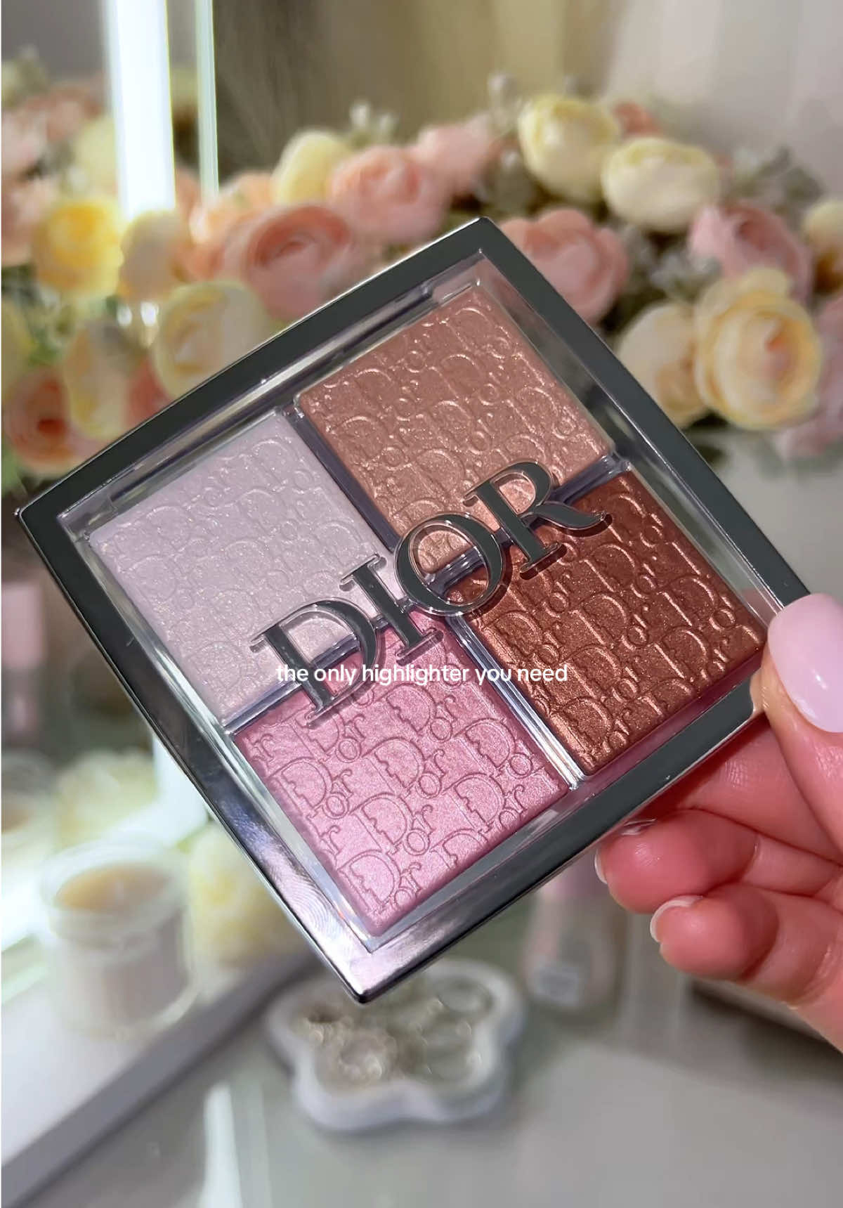 Nothing beats @Diorbeauty Backstage Glow Face Palette🤌🏼 This shine is unreal🥹✨ #dior #diorbeauty #diorglowpalette #makeup #fyp #creatorsearchinsights #highlighter 