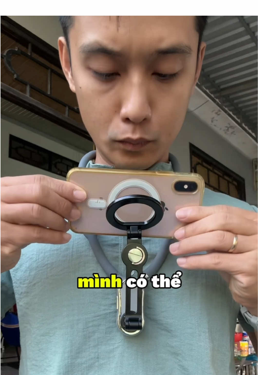 Kẹp điện thoại đeo cổ có từ tính magsafe dùng để quay video 2 tay làm việc #anhkythuatreview 