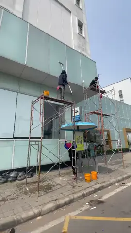 CHÚC MỪNG NĂM MỚI – VẠN SỰ NHƯ Ý! Nhân dịp đầu xuân năm mới, Vệ Sinh Công Nghiệp Tâm Đức xin kính chúc toàn thể quý khách hàng, anh chị em một năm An Khang – Thịnh Vượng – May Mắn – Thành Công! Chúng tôi tự hào mang đến các dịch vụ vệ sinh chuyên nghiệp: ✔ Vệ sinh nhà cửa – sạch đẹp, gọn gàng, tươi mới đón tài lộc. ✔ Vệ sinh văn phòng – không gian làm việc trong lành, tràn đầy năng lượng. ✔ Vệ sinh nhà xưởng – đảm bảo môi trường sạch sẽ, an toàn, đạt chuẩn. ✔ Giặt ghế sofa, nệm, thảm – diệt khuẩn, khử mùi, mang lại cảm giác êm ái, thoải mái. Hãy để Tâm Đức giúp bạn bắt đầu năm mới với không gian sạch sẽ, tươi mới! 📞 Liên hệ ngay: 0798 835 968