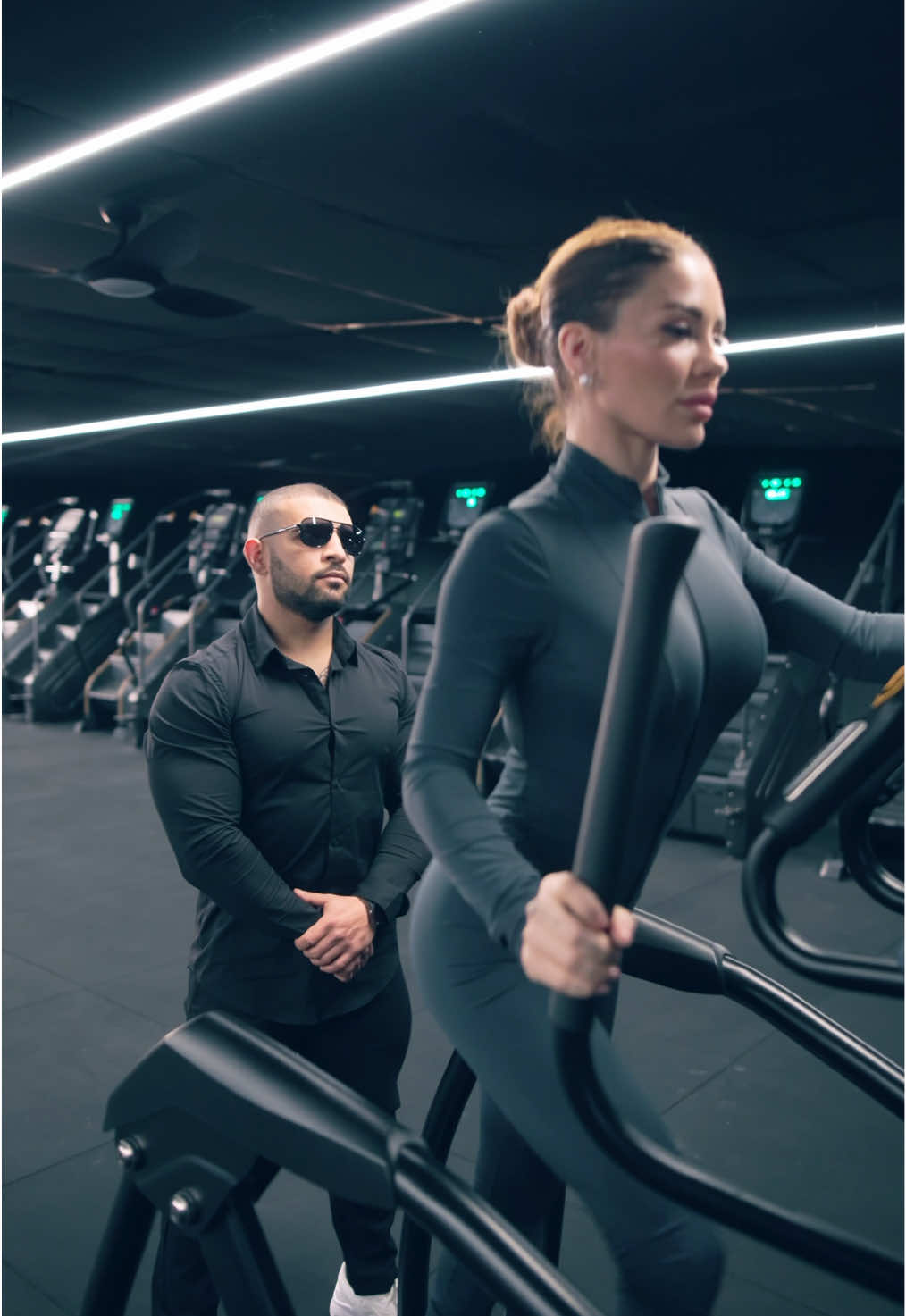 VIP rate😎 Coach in Dubai🇦🇪 By @maxs.visions  #gym #🇦🇪🇦🇪🇦🇪 #dubai #barcelona #coach#virał #foryou #movie #girls #personaltrainer #Fitness #motivation 