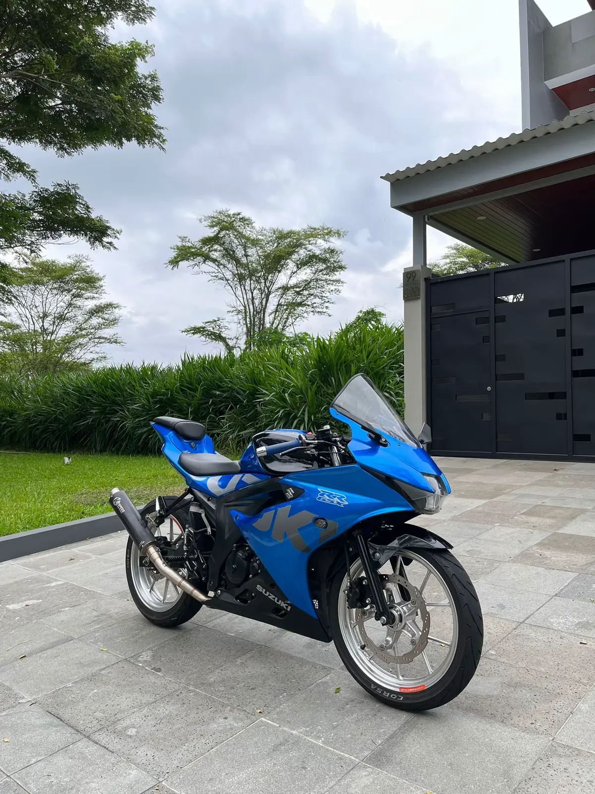 Motor kesayangan😭 GSX-R 150 tahun 2017  20.000KM Slow On-going Plat N kota Malang Modif Ganteng, Mesin segel Part std knalpot, stoplamp, underbone, gas, saklar, visor, plat depan blakang Part baru: rem blakang, knalpot, gas spontan, body, gearset, dan rantai Lokasi Dieng Atas Pajak off 2x, No nego terima jadi‼️ 14.999.000 Nego tipisss ‼️DM TIKTOK KALO MINAT‼️ #gsx #gsxr150 #forsale #fyp #jualmotor #jual #murah #gsxmurah #malang 