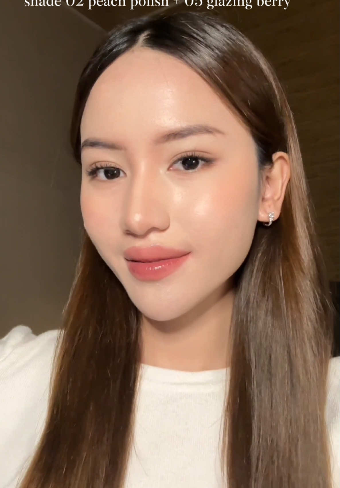 pake glasting lip tapi malah transfer & cepet ilang?? jangan salahin produknya! tonton sampe habis ya cara pakai glasting yang bener‼️ @Wardah Beauty Official #WardahGlassversary #Glasting #WardahGlasting #Wardah #BestBuy2024 #lipvinyl #LipCream #OmbreLips #Makeupviral #RekomendasiMakeup 