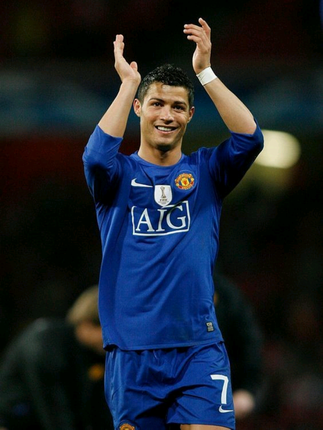 Những bàn thắng bằng những pha bứt tốc nước rút thần tốc của CR7 khiến hàng thủ đội bạn phải thở dốc🥶 #cristianoronaldo #ronaldo #cr7  #potugal🇵🇹 #goat🐐 #fpyシ  #Soccer #football #bongda_fc🔥  #longcrisvippro2007👑 