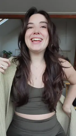 If this is what you want, comment VIP to join my exclusive waitlist for the Inner Confidence Program. ❤️ The program that will take you from being the most stressed out, insecure person in the room, to becoming the most confident and grounded version of yourself. 😍 By being on the waitlist you get access to amazing bonuses I can't wait to share with you! But as this is launching in spring, let me tell you how you can get started right away. 1. You self-image is a collection of beliefs you carry about yourself. 2. To heal it you first need to find the negative beliefs that are causing you to grow insecure, and understand where they are coming for. This helps you to realise they are not facts. 3. Now think about the beliefs you rather have, the exact opposites of the negative beliefs. 4. Find proof for these new beliefs daily. 5. Watch your self-image and your confidence shift in a matter of weeks! Let's bring back your confidence essence! The confidence and authenticity you were born with. Comment VIP to get on the waitlist! With much love, Melinde #insecurity #selfdoubt #selfworth #selflove #selfgrowth #MentalHealthAwareness #innerstrength #selfacceptance #empowermentquotes #healingfromwithin #overcominginsecurities #selfhealing #fearofjudgment #confidenceboost #selfempowerment #breakthroughinsecurities #innerconfidence #growthjourney #mentalhealthmatters #stopdoubtingyourself #mindsetshift #personaltransformation #embraceyourflaws #believeinyourself #growthmindset #fearoffailure #peoplepleasing #overcomingfear #peoplepleaser