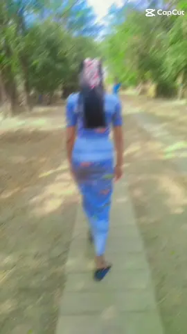 ဒီမိန်းခလေးကိုမချစ်နဲ့ရူးမယ်☺️