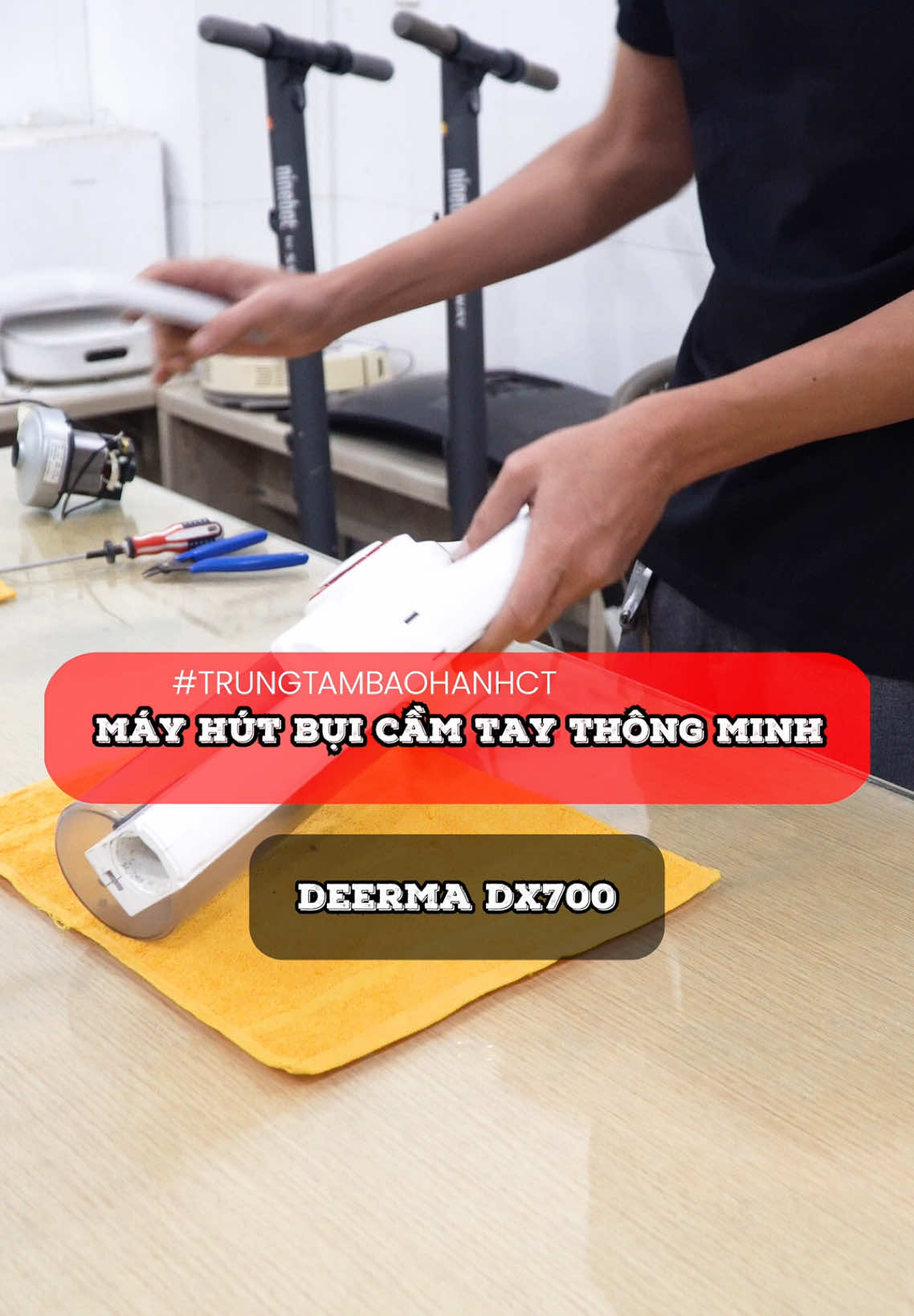 Thay motor cho Máy hút bụi cầm tay Deerma DX700 #trungtambaohanh #chiemtaisuachua #chiemtai #suachua #deerma #mayhutbui #mayhutbuicamtay #linhkiendientu 