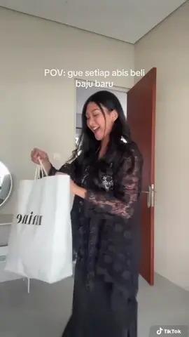 Excited banget kalo abis beli baju baru! Ada yang sama nggak sih? 😆 #jelajahgajian #wrapinmine #MINE #fashioninspo #fashiontiktok #outfitinspo #shopping #shoppinghaul 