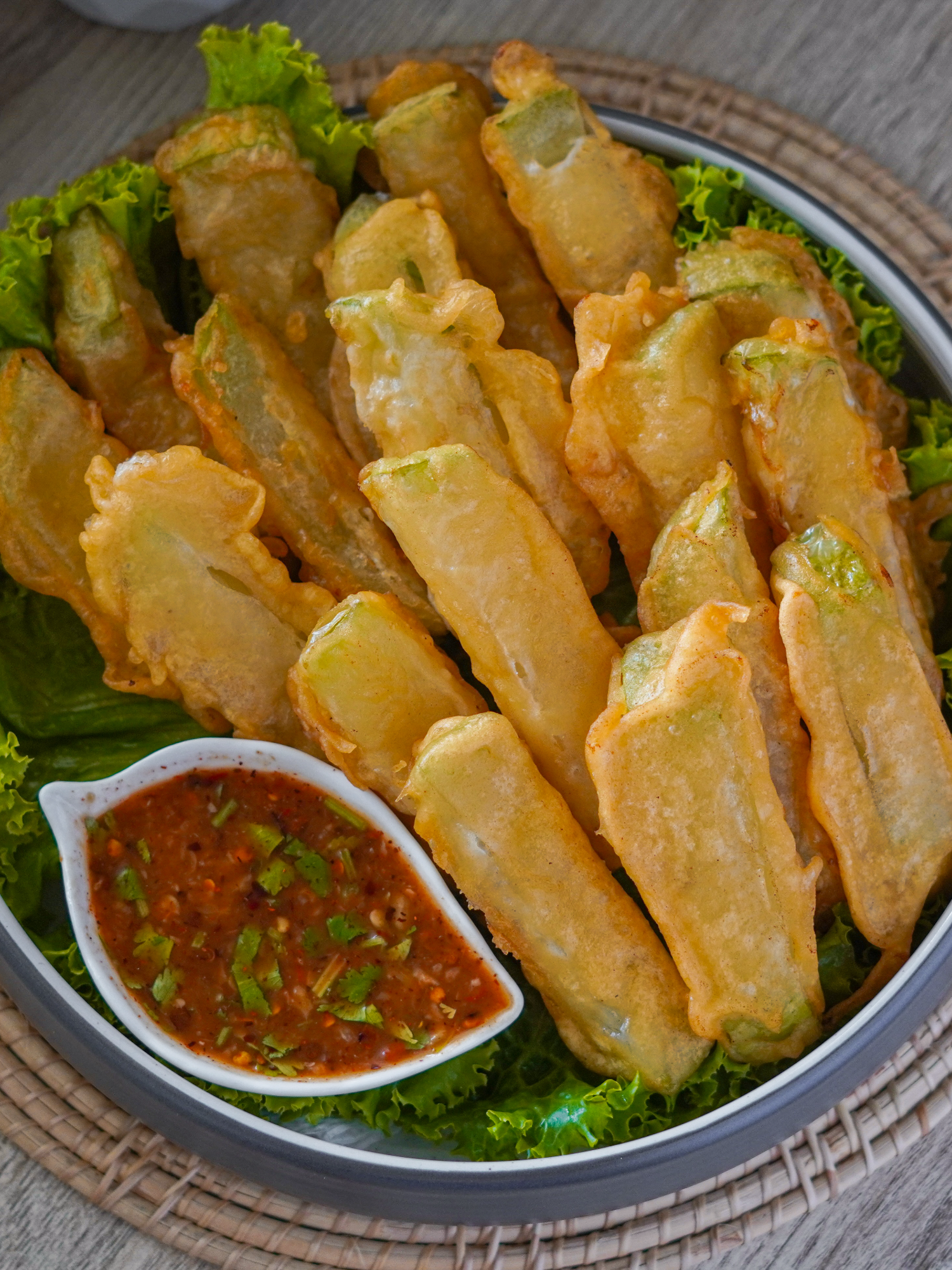 ဘူးသီးကြော် ပူပူလေးကြော်စားကြမယ်…👩🏻‍🍳😋🍐 #AYEMYATPHYO