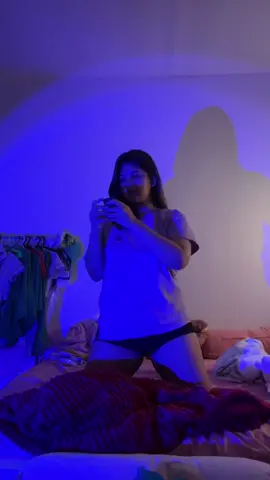 Aliw na aliw ako sa sunset lamp na to 🤣 daming kulay eh #light #lightroom #lighting #lamp #sunsetlamp #moodlighting 