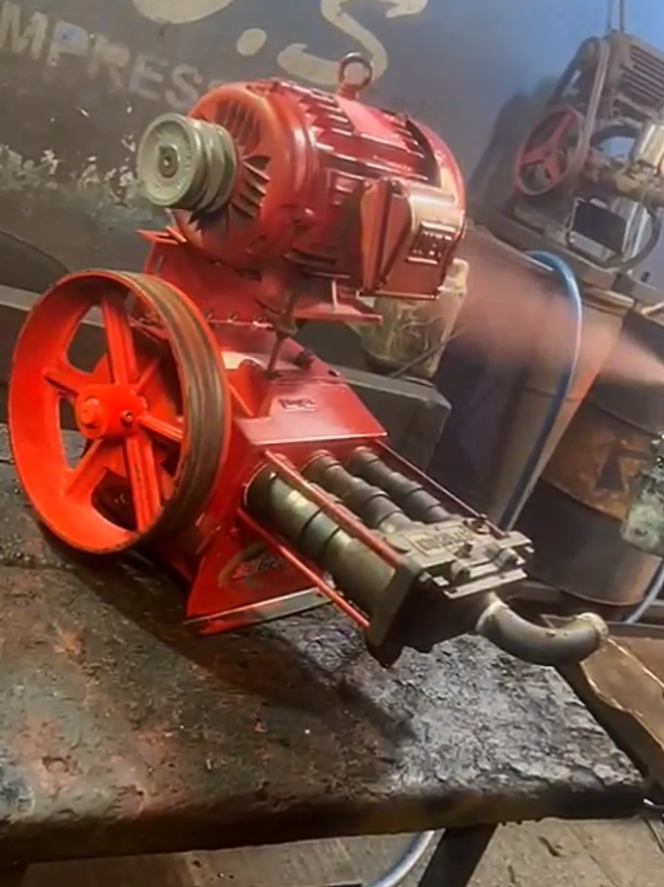 Manutenção da: Bomba lavadora hidromar 3 pistao, usa em lava jato, estetica automotica, lavagem de caminhão 🚛  #compressores #bombadagua #manutencaocompressor #arcomprimido #compressor #hidromar @Hidromar Equipamentos 