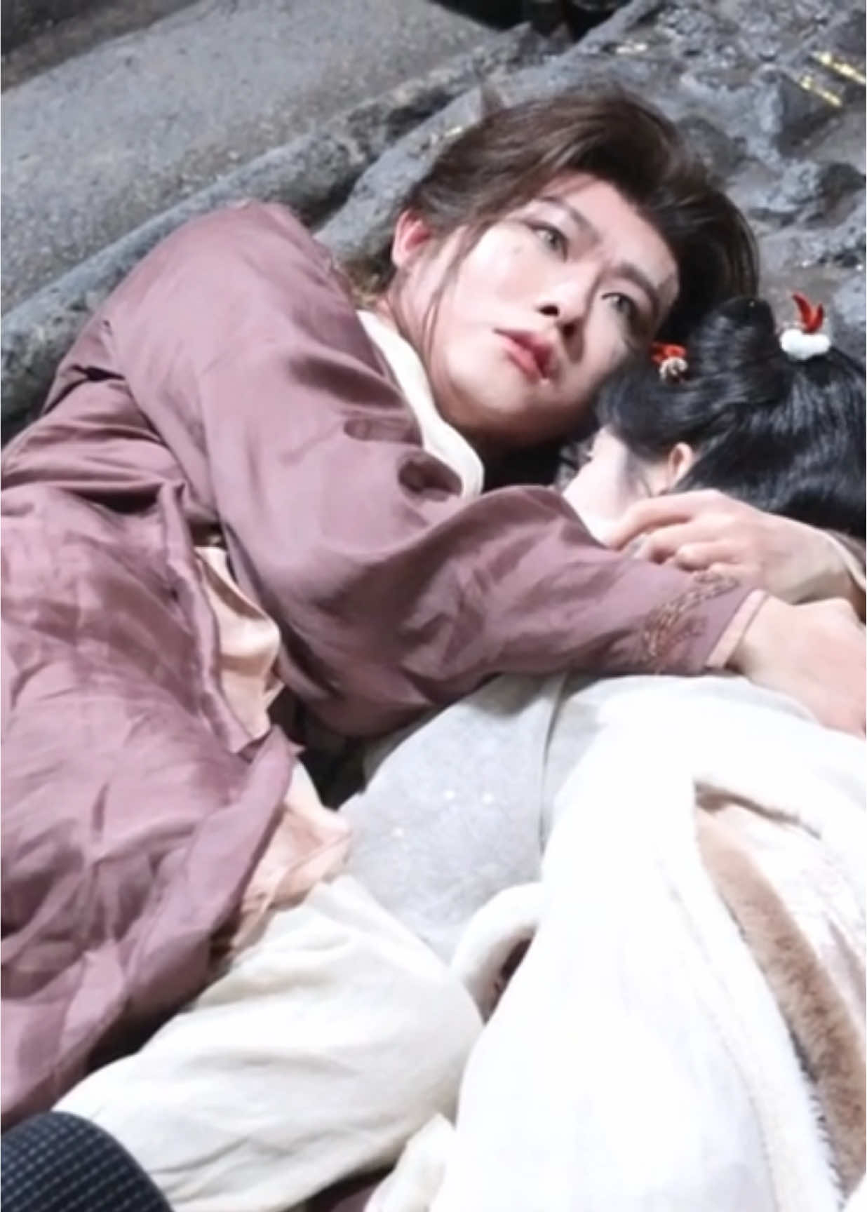 อย่าเป็นอะไรไปนะลูก #เถียนเจียรุ่ย #TianJiarui #田嘉瑞 #จวีจิ้งอี #JuJingYi #月鳞绮纪 #VeilOfShadows #ซีรี่ย์จีน #ซีรี่ย์จีนย้อนยุค 