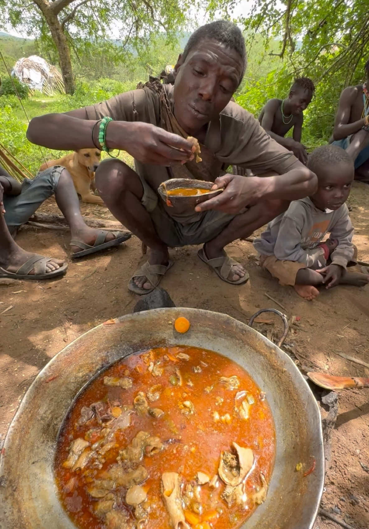 Cooking and eating delicious food in the middle of nowhere #fyp #tiktok #TikTokviral #foryoupage #viralvideos #duet #trending #hadzabetribe #food #cooking 