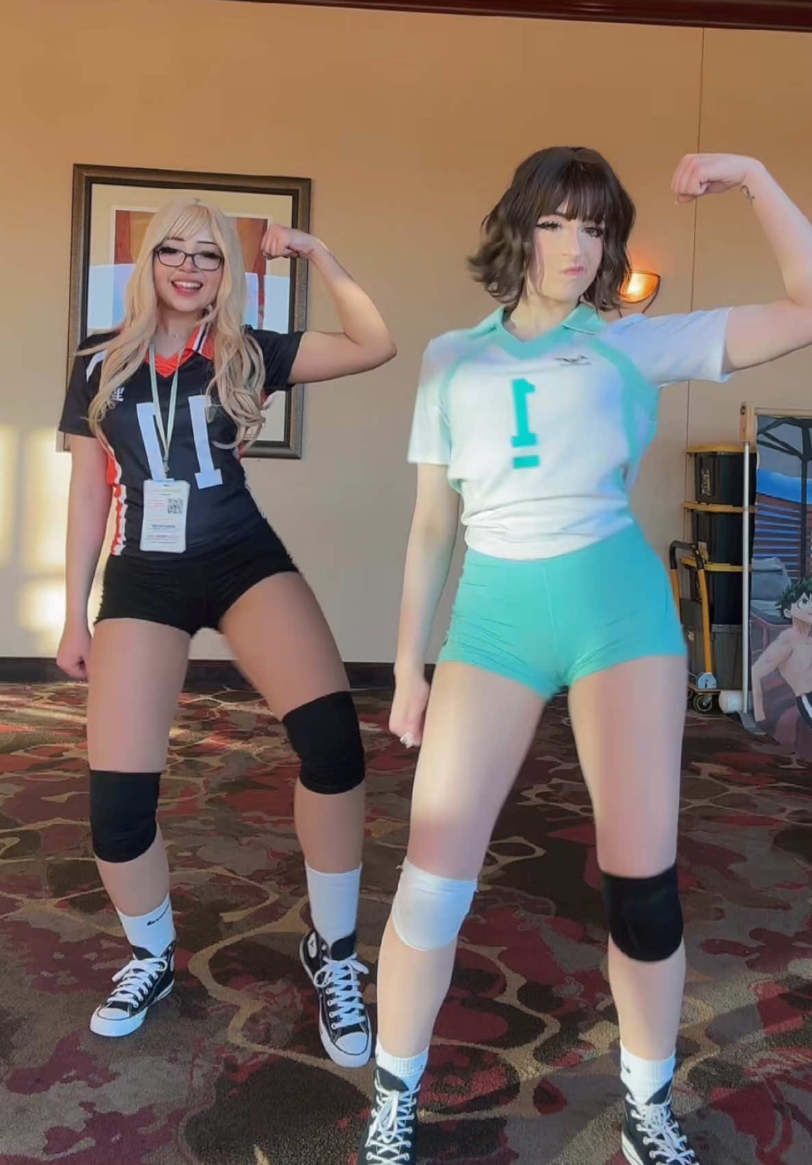 Your fav haikyuu characters :p tsukishima: @kora.aura #oikawa #tsukishima #haikuu #cosplay #dancetrend 