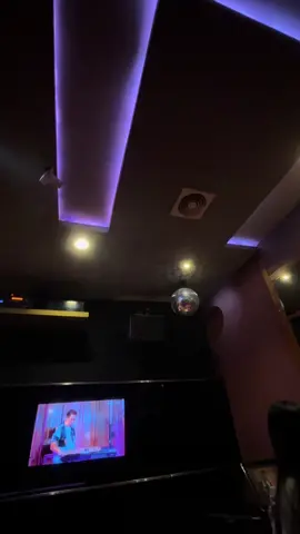 Gas merpat hepap#anakmuda #karaoke #karaoketiktok #happypuppy #happypuppykaraoke #fyp #fypage #lestari #room #lc #duniamalam #lagujawa #roomkaraoke 