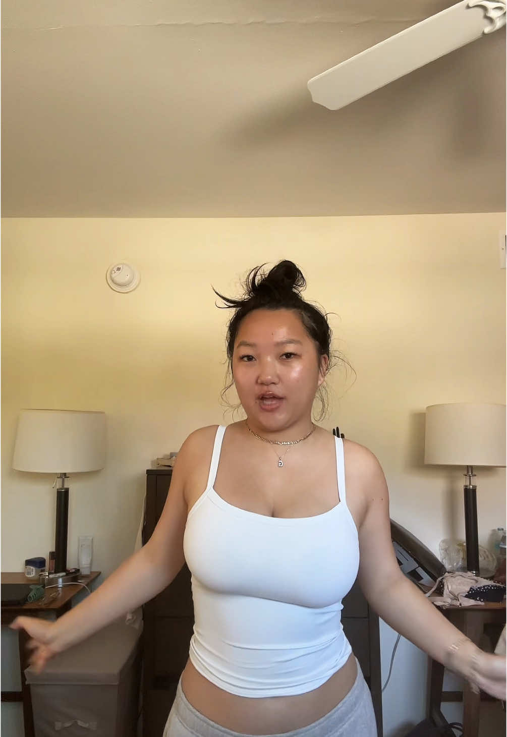 i swear it’s the material 🙂‍↔️ tank will be 🔗 in my LTK no gatekeeping here #biggerchest #fullerbust #fullerbustfashion #fullerbustinspo #tanktop #aritzia 