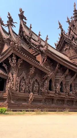Most intricate, hand carved architecture in Thailand. Sanctuary of truth, Pattaya 📍 #pattaya #fyp #thailand #thailand🇹🇭 #travel 