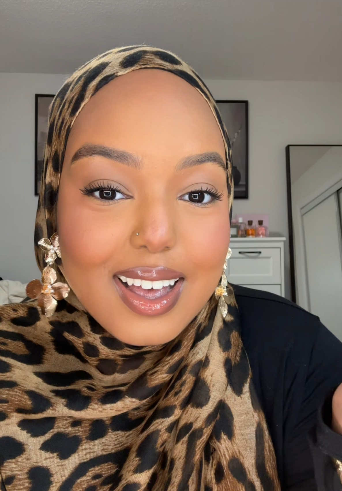 Yeahh☺️…. Using the @hudabeautyshop Faux Filler Lipgloss  in Foxy #fypシ゚ #fyp #hudabeauty @Huda @Huda Beauty #lipgloss #beauty 