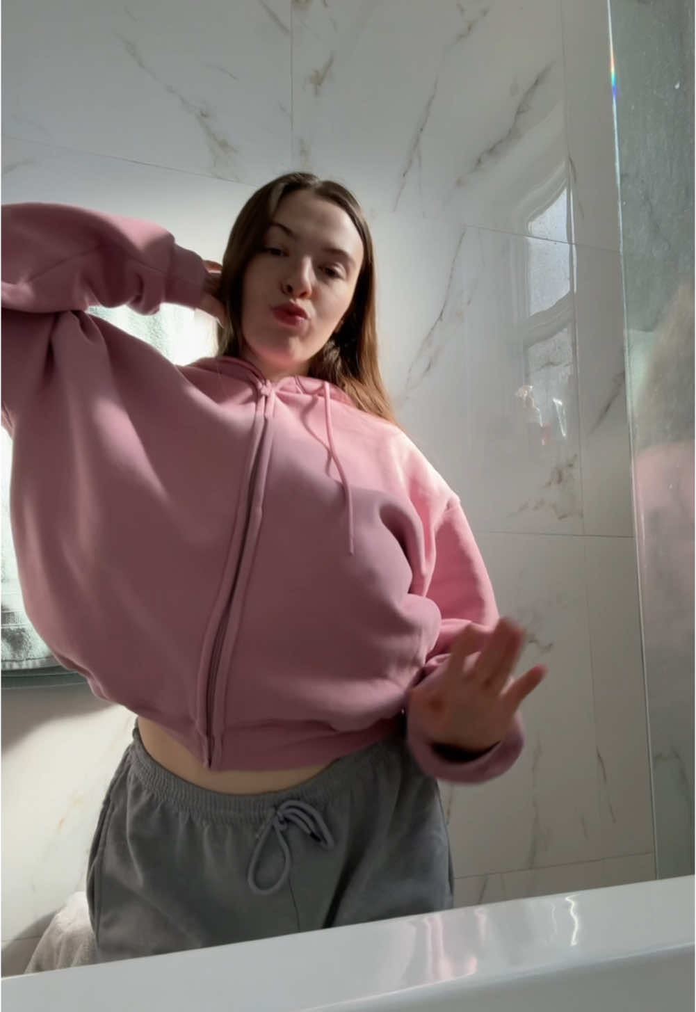 This is literally my favourite hoodie I’ve ever owned in my entire life #aritzia 