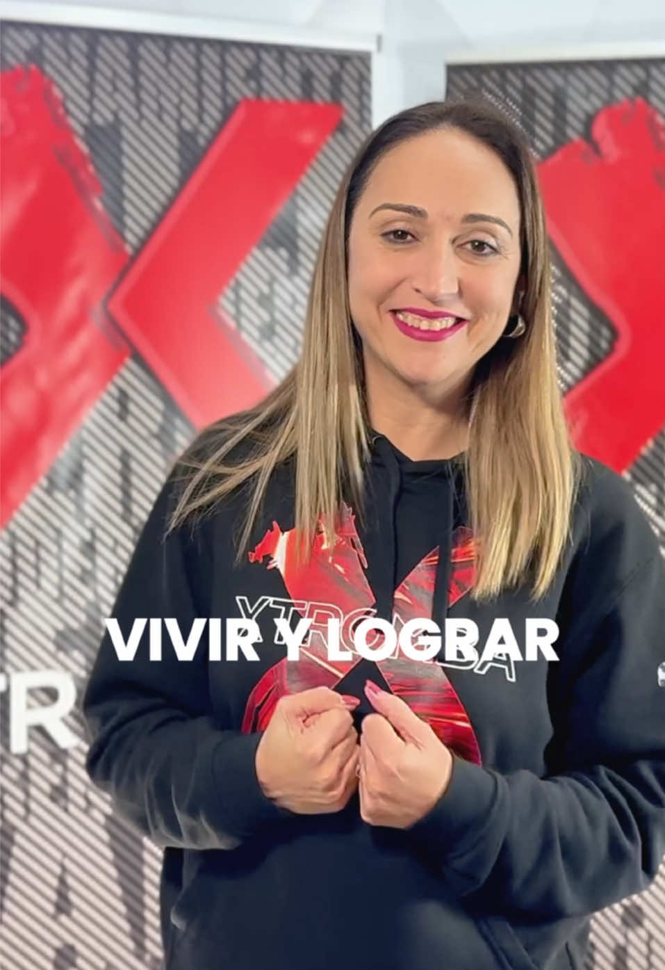 ¿Alguna vez te has sentido como si te hubieras dejado atrás en el ajetreo diario? 😅  Entre el trabajo, la familia y mil responsabilidades, a veces nos olvidamos de esa persona increíble que somos.  Como ha sido el caso de Ana, pero, ¡adivina qué! XTROMBA le dio las herramientas para recordarle que esa versión fuerte, valiente y apasionada de ella aún estaba ahí, lista para brillar. 💪✨ Conéctate con nosotros y descubre todo lo que aún puedes vivir y lograr.  Si sientes que es hora de reconectar contigo misma, ¡síguenos y únete a este emocionante viaje! 🚀❤️ ¡Vamos a por todas! 🙌 #XTROMBAFIT #ReconectaContigo #ViveAlMaximo #XTROMBA