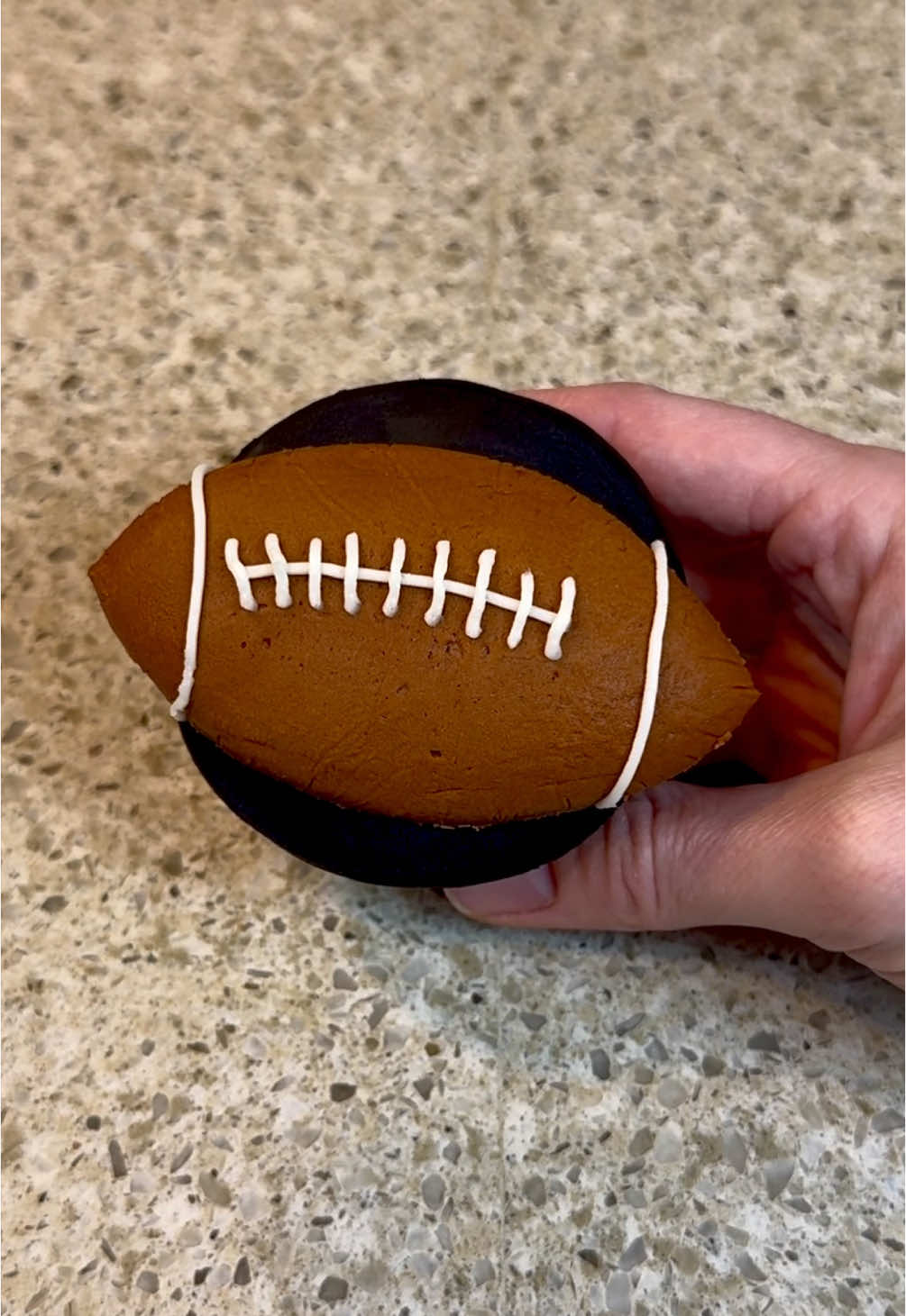 Football Cupcake #cupcake #SuperBowl #football #cake #cakedecorating 