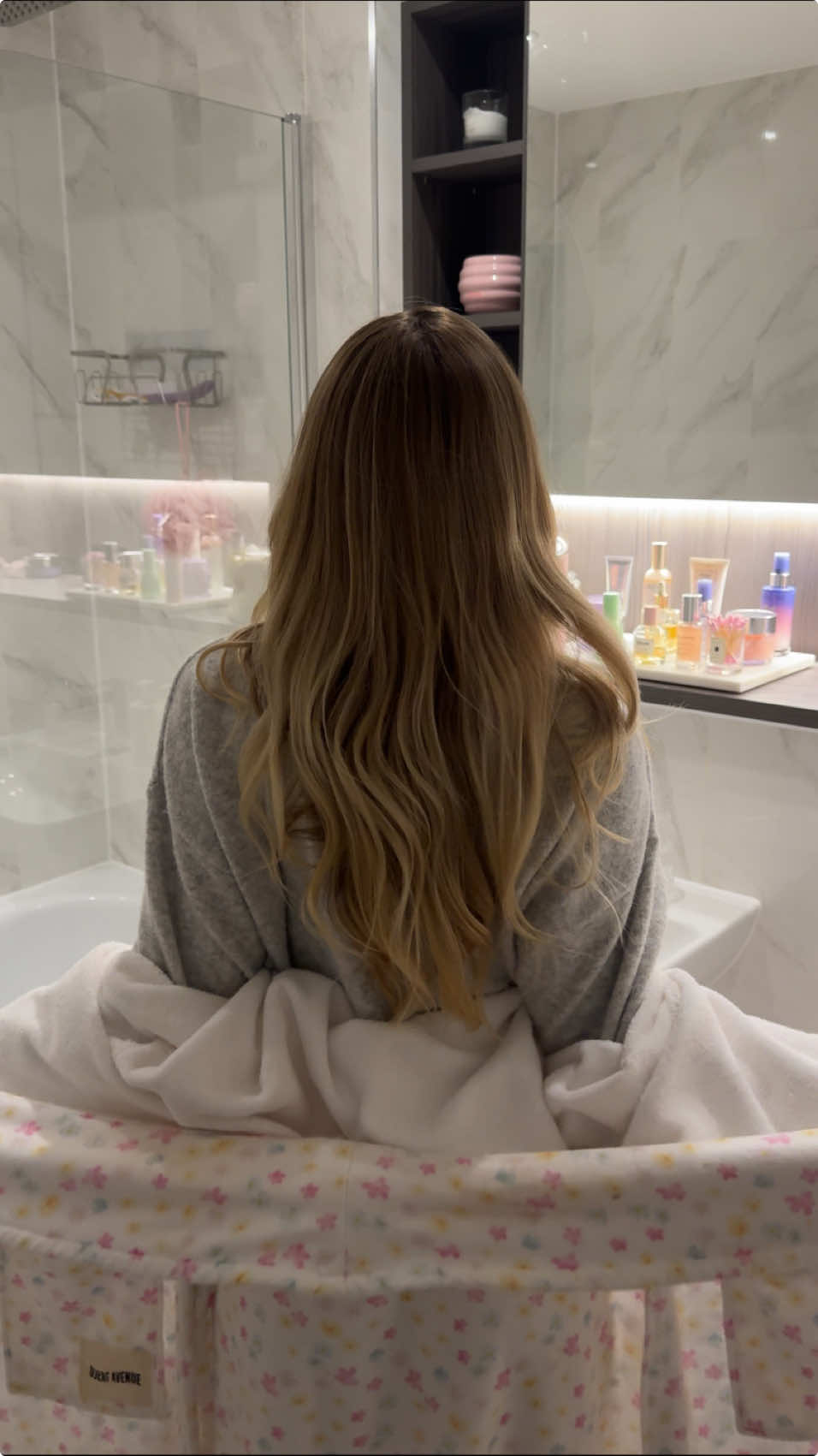 and i mean EVERYTHING 🎀💞🫧(inspo: @Jemma Bella ) #girlythings #eveningroutine #selfcareroutine #SelfCare #pinterestaesthetic #bathroomaesthetic #skincareroutine 