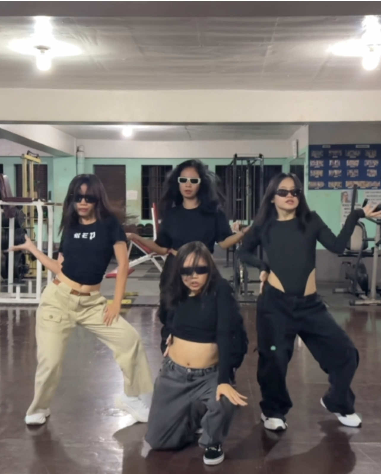 [Dance Practice] Kiss of Life - Igloo #kiof #kissoflife #igloo #kpopph #kpop #kpopdance #kpopfyp 